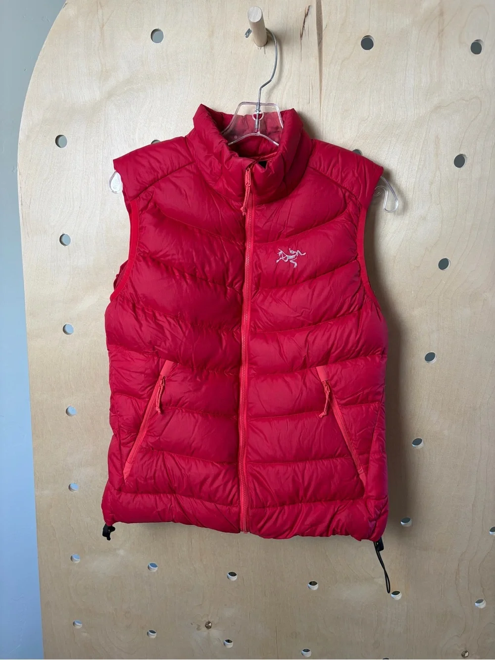 Arc'teryx Women's Cerium LT Vest Berry Red Size Medium - Picture 2 of 9